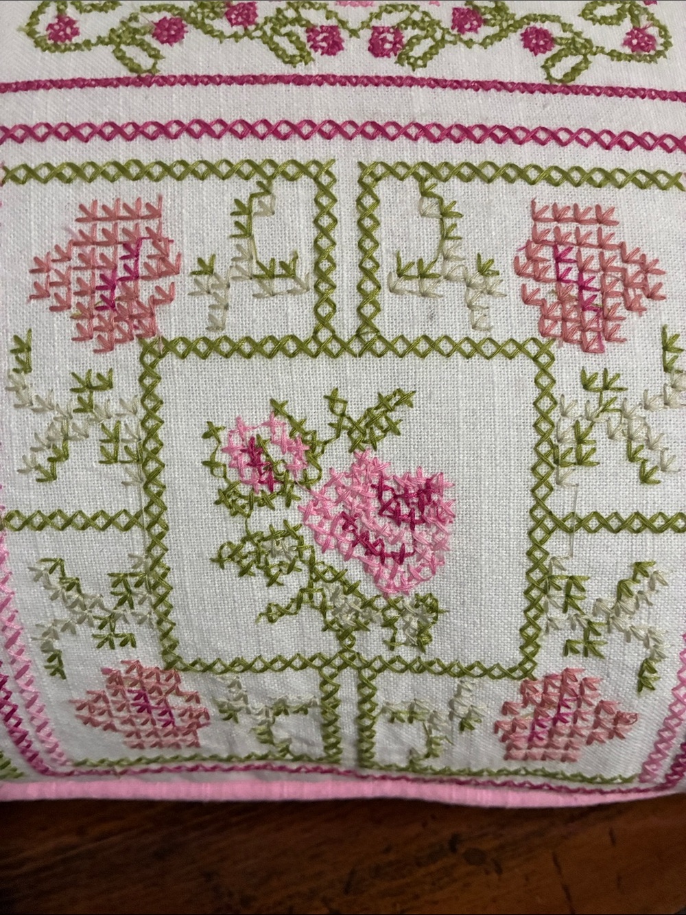 Envogue - CROSS-STITCHED FLORAL ROSE PILLOW - Picture 7 of 13